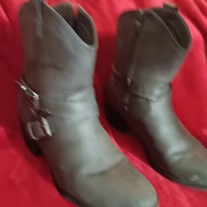 Short Taniish brown boots size 8